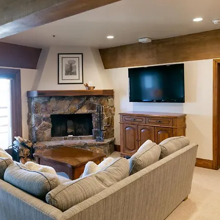 Luxury Four Bedroom Suite With Three Hot Tubs Apartment Hotel